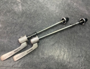 Shimano Deore XT M737 Mountain Bike Skewer Set 100mm 135mm Quick Release