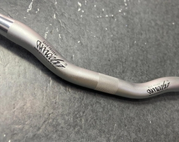Amoeba Aluminium Handlebar 25.4mm x 670mm Silver