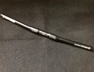 Amoeba Aluminium Borla Flat Handlebar 25.4mm x 580mm Bk