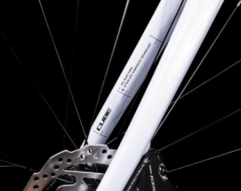 Cube ATTAIN GTC RACE Carbon Road Bike