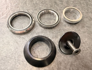 Cube Top Integrated 1-1/8", Bottom Integrated 1-1/4" Headset