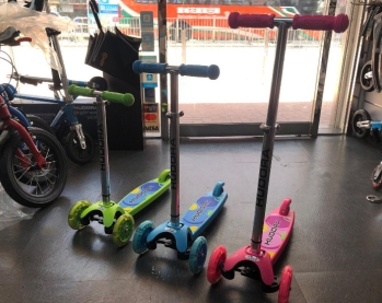 HUDORA 125 Kick Scooter for children 3-wheels