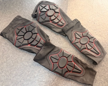 The One Kids Knee Pad Elbow Pads Anti Slip Guards for Child Girls Boys 2-7 years old Red